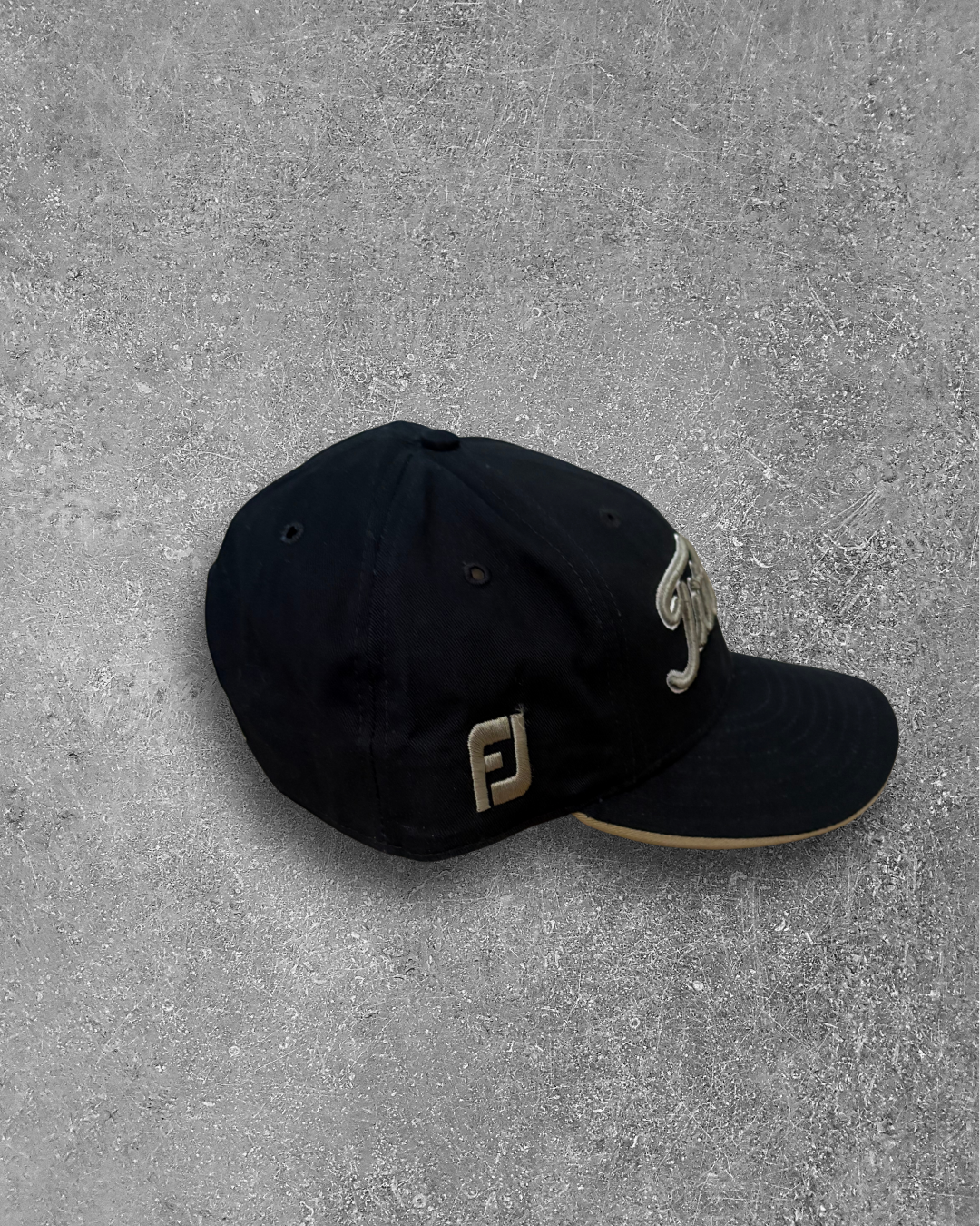 Vintage Titleist Footjoy New Era Fitted Hat - Black & Gold - Size 7 3/4