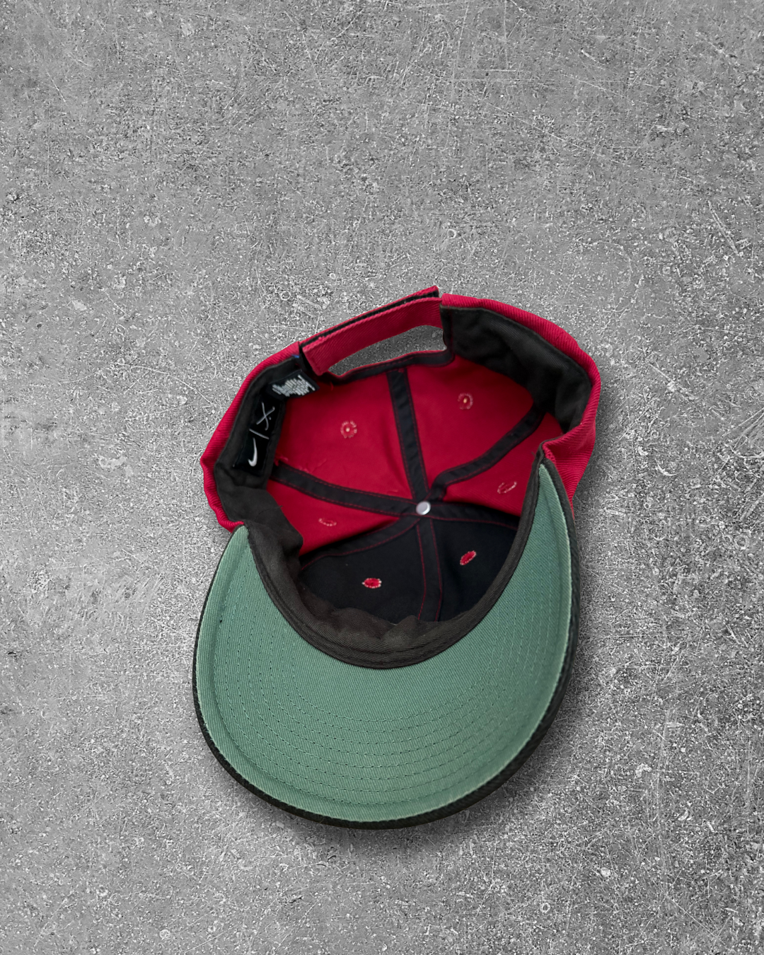 Nike Tour Golf Hat - Red & Black